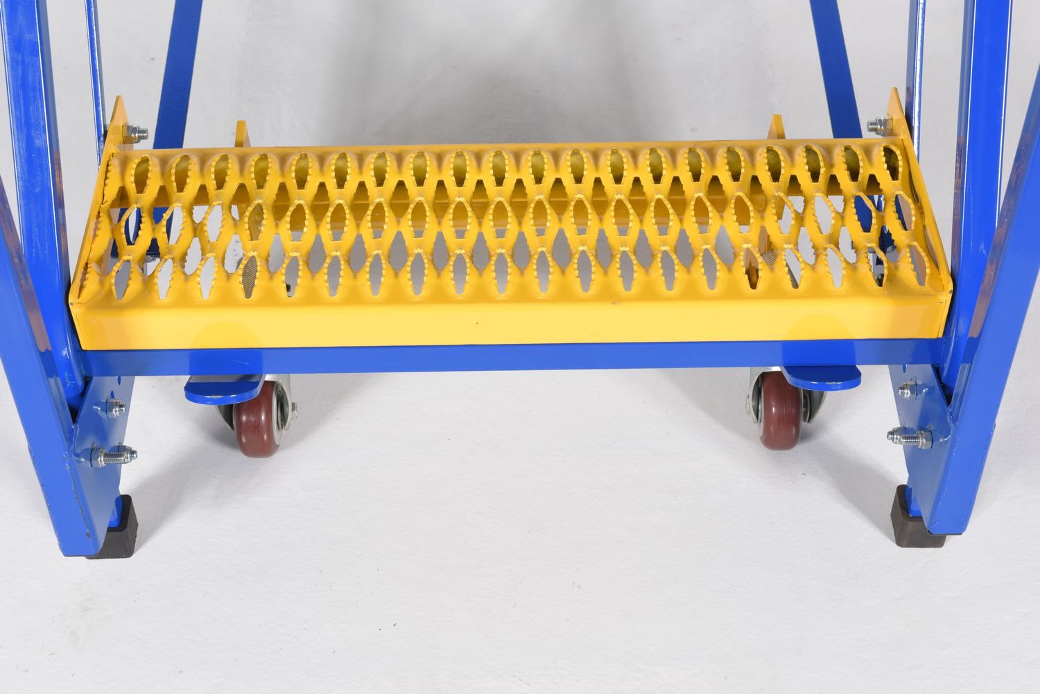 WAREHOUSE LADDER 58 DEG GRIP 7 STP 14 IN
