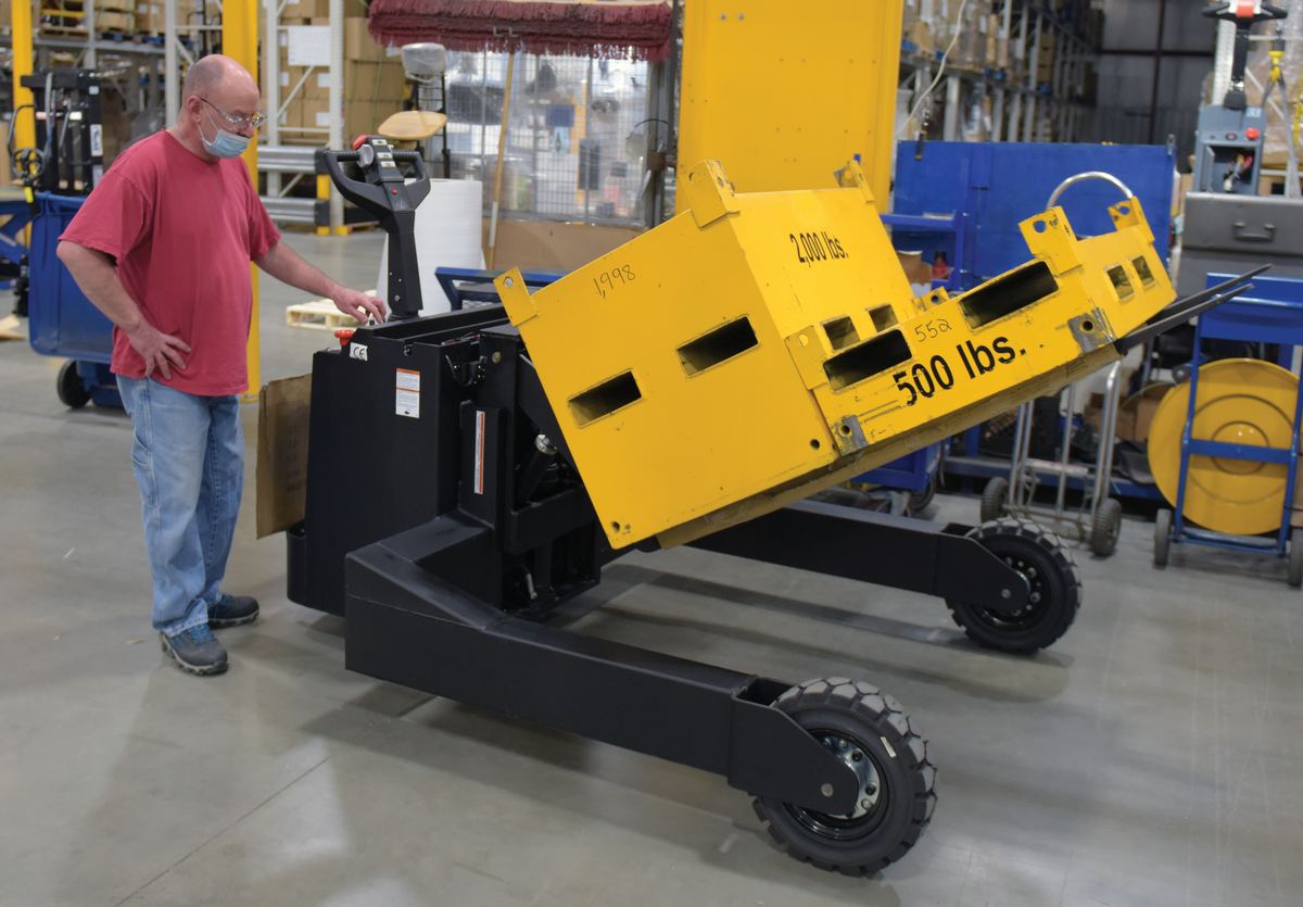 ROUGHTERRAIN ELEC PALLET TRK TILT FORK 60 IN 2500